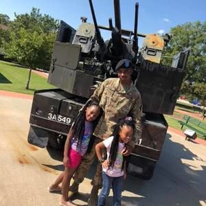 Meet your Posher, Malik